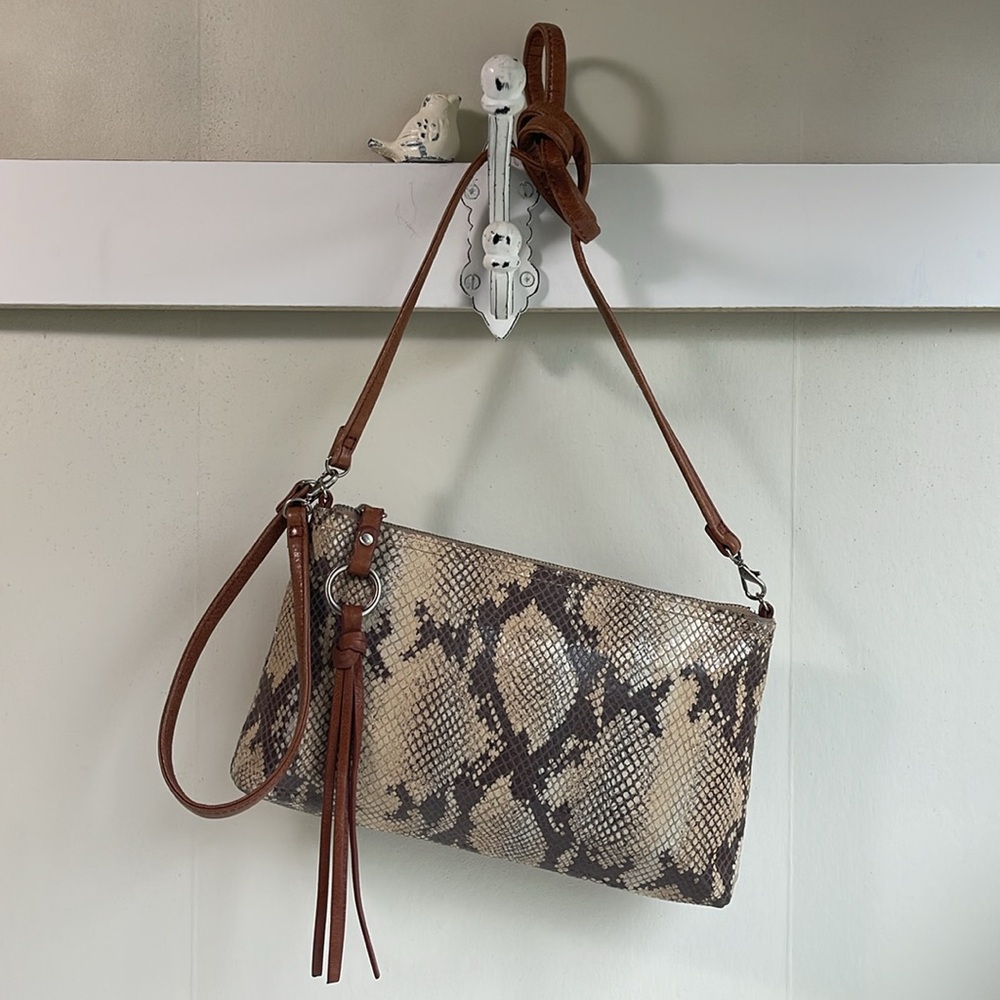 HOBO Leather Wristlet Shoulder Bag - Picture 4 of 16